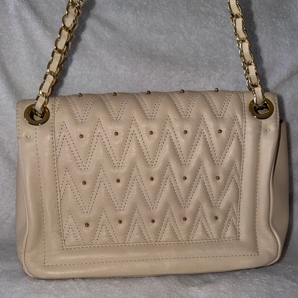 Valentino Cream Quilted Shoulder Bag with Gold Chain - Picture 4 of 10